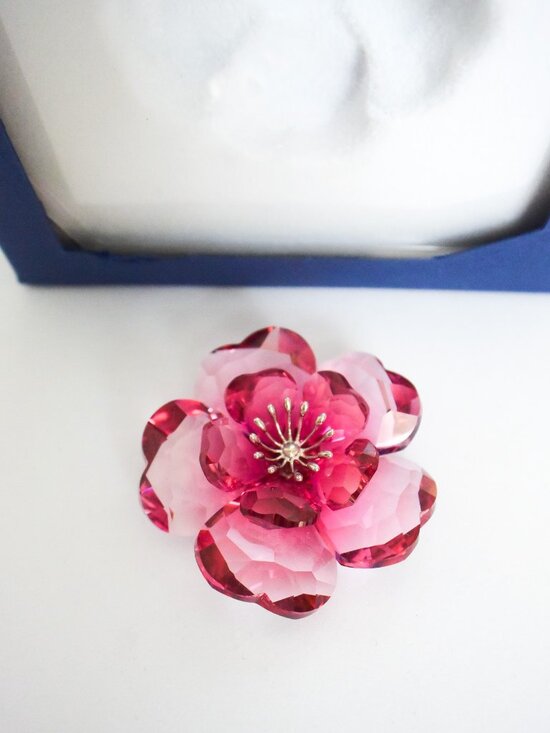 【美品】スワロフスキー Darose クリスタルレッド 956808 フラワー Swarovski | Other | Swarovski Sparkling Crystal Fuchsia Darose